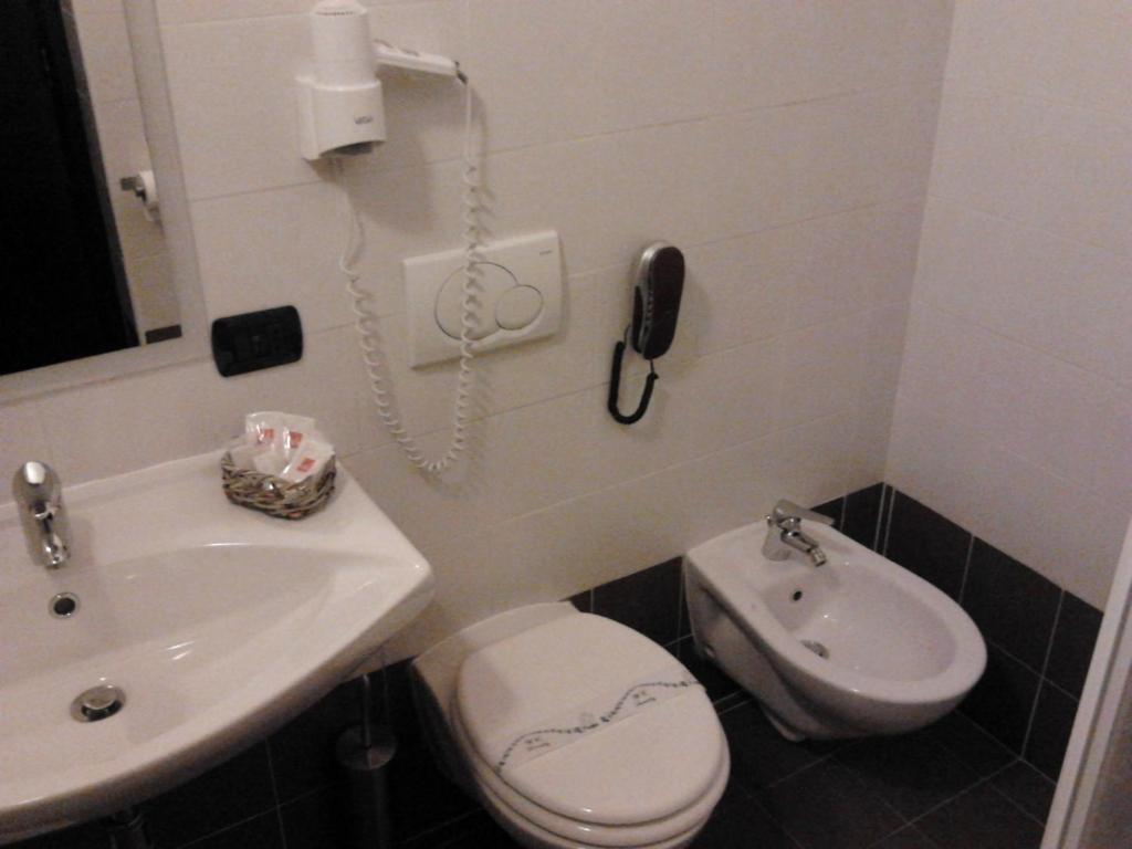 Agrihotel Papaya San Pietro Apostolo Habitación foto